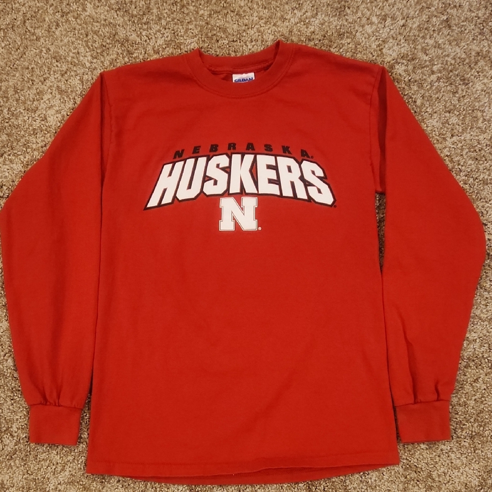 Mens Gildan Nebraska Huskers Red Ultra Cotton Shirt, Size Small
